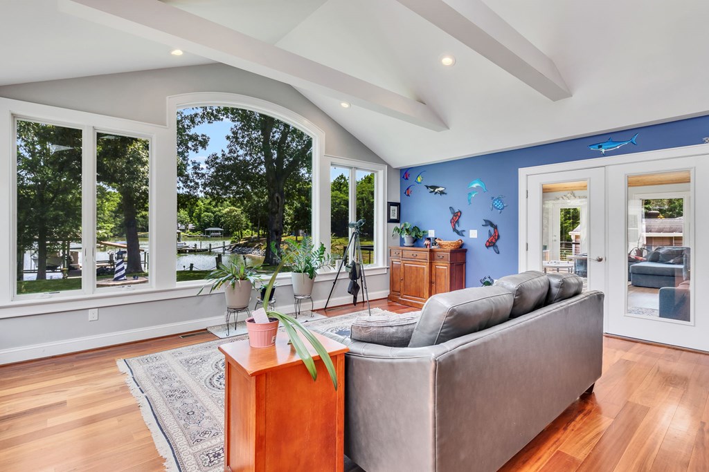 47 Edgewater Drive