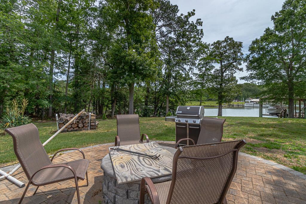 47 Edgewater Drive