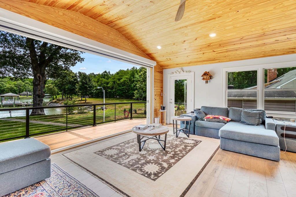 47 Edgewater Drive