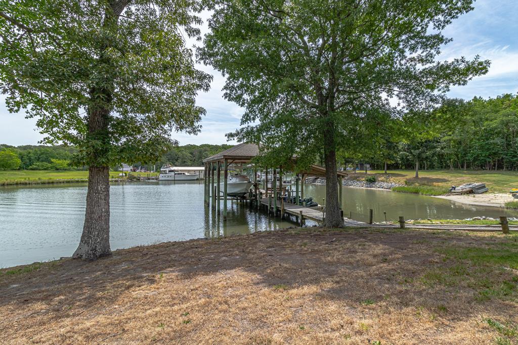 47 Edgewater Drive