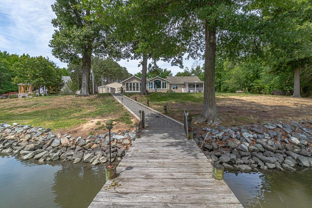 47 Edgewater Drive