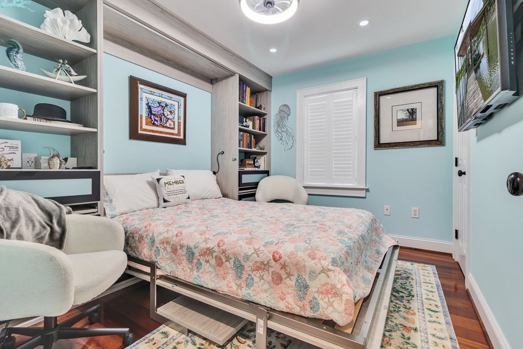 47 Edgewater Drive