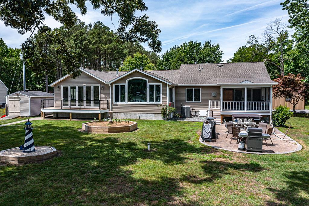 47 Edgewater Drive