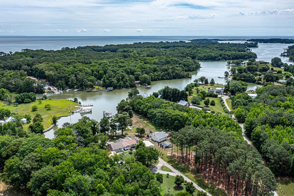 47 Edgewater Drive
