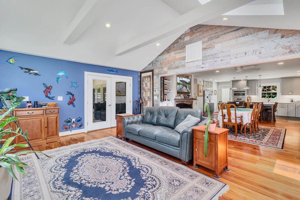 47 Edgewater Drive