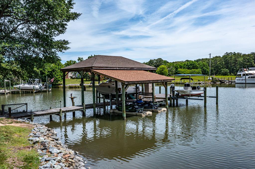 47 Edgewater Drive