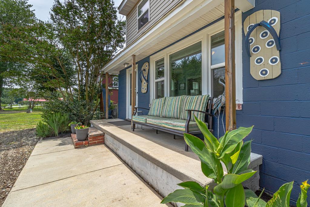 2082 Fairport Road