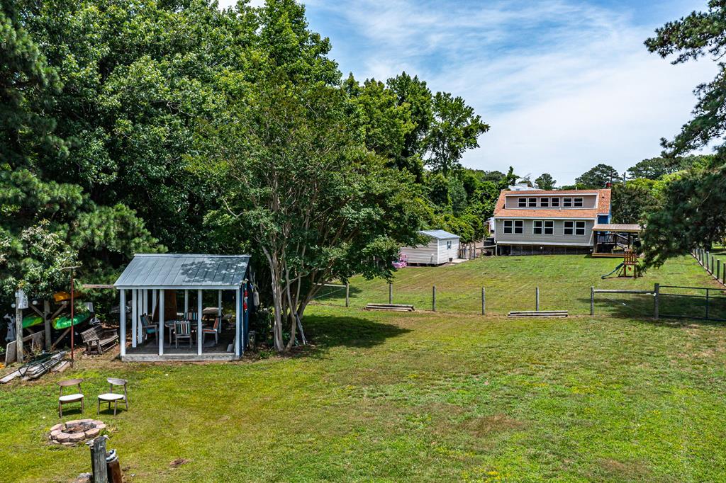 2082 Fairport Road