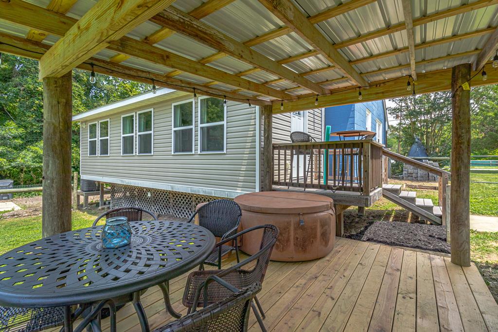 2082 Fairport Road