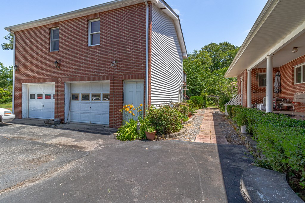 439 Burnt House Point Road