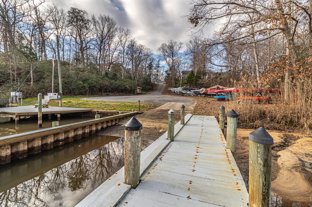 680 Riverview Dr