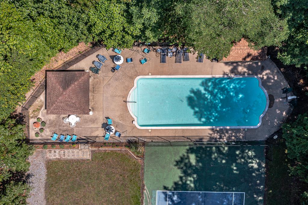 680 Riverview Dr