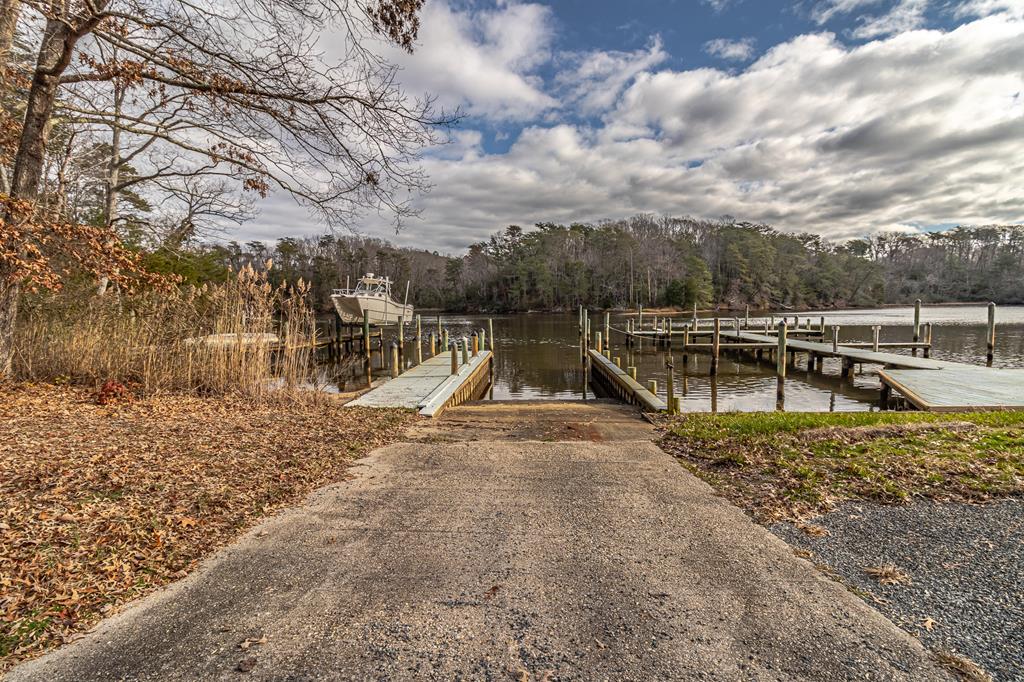 680 Riverview Dr
