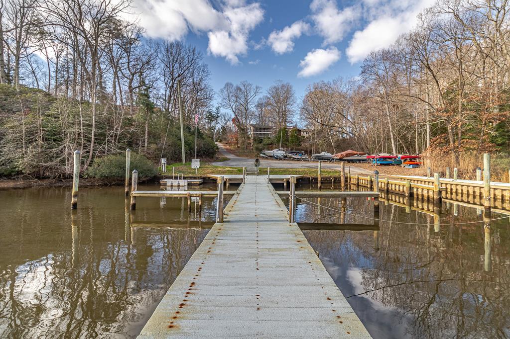680 Riverview Dr