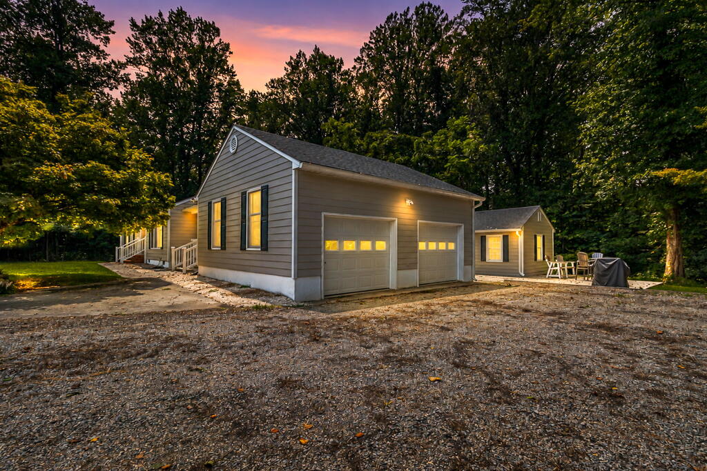 302 Hawthorne Ave