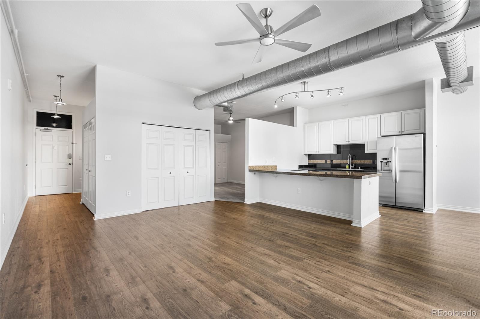 277 N Broadway Unit: 206