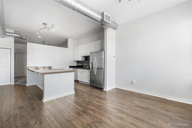 277 N Broadway Unit: 206