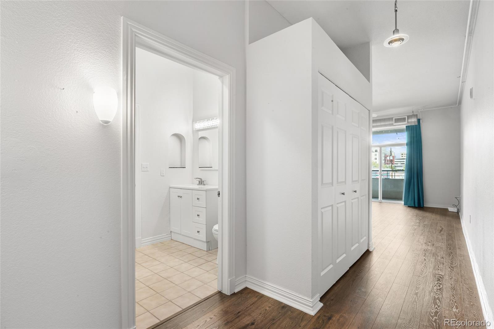277 N Broadway Unit: 206