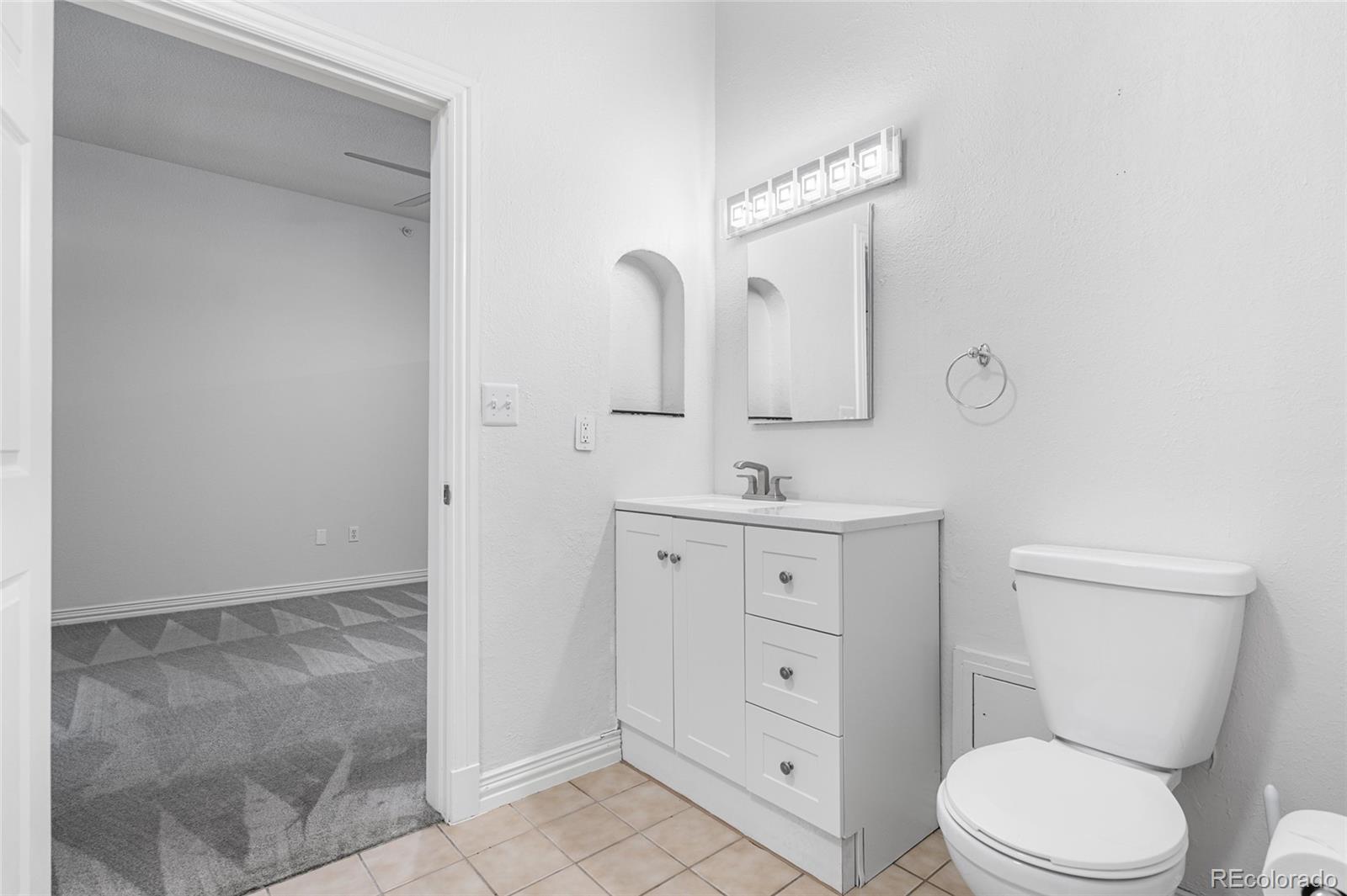 277 N Broadway Unit: 206
