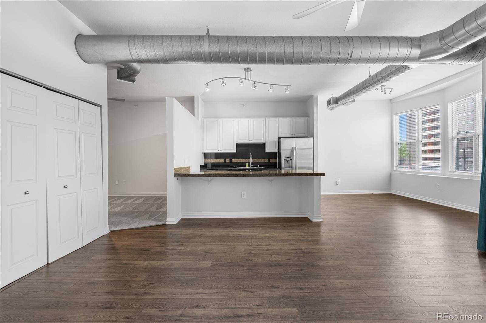 277 N Broadway Unit: 206