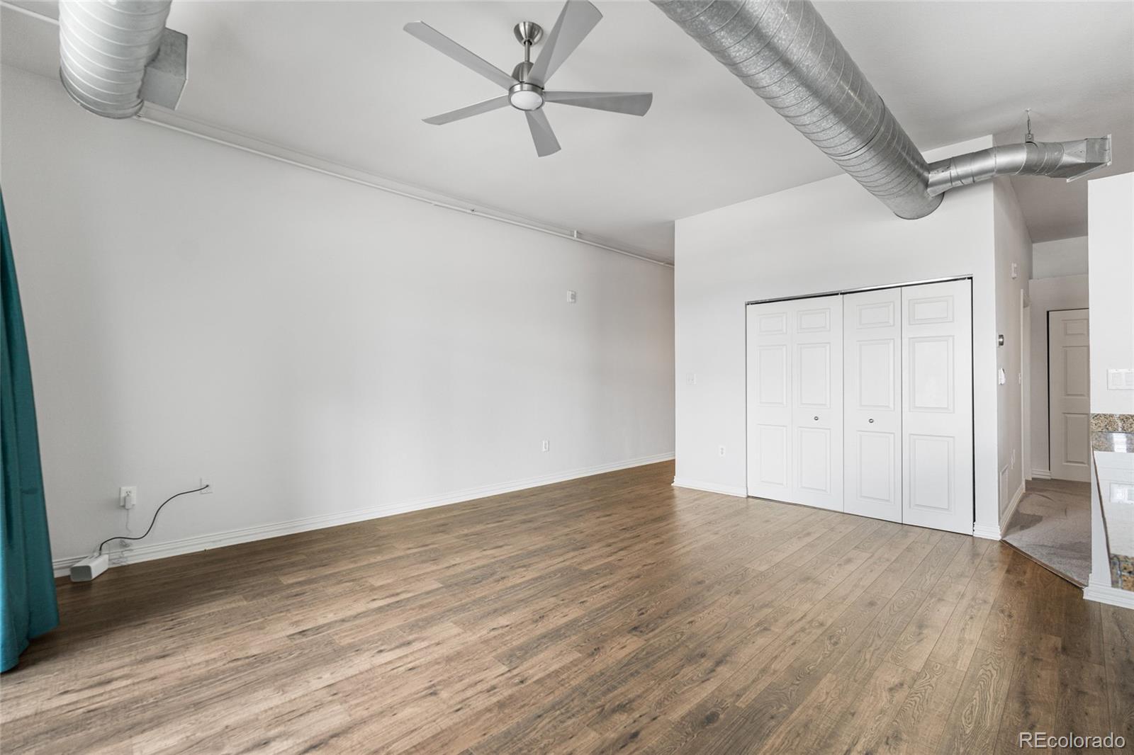 277 N Broadway Unit: 206