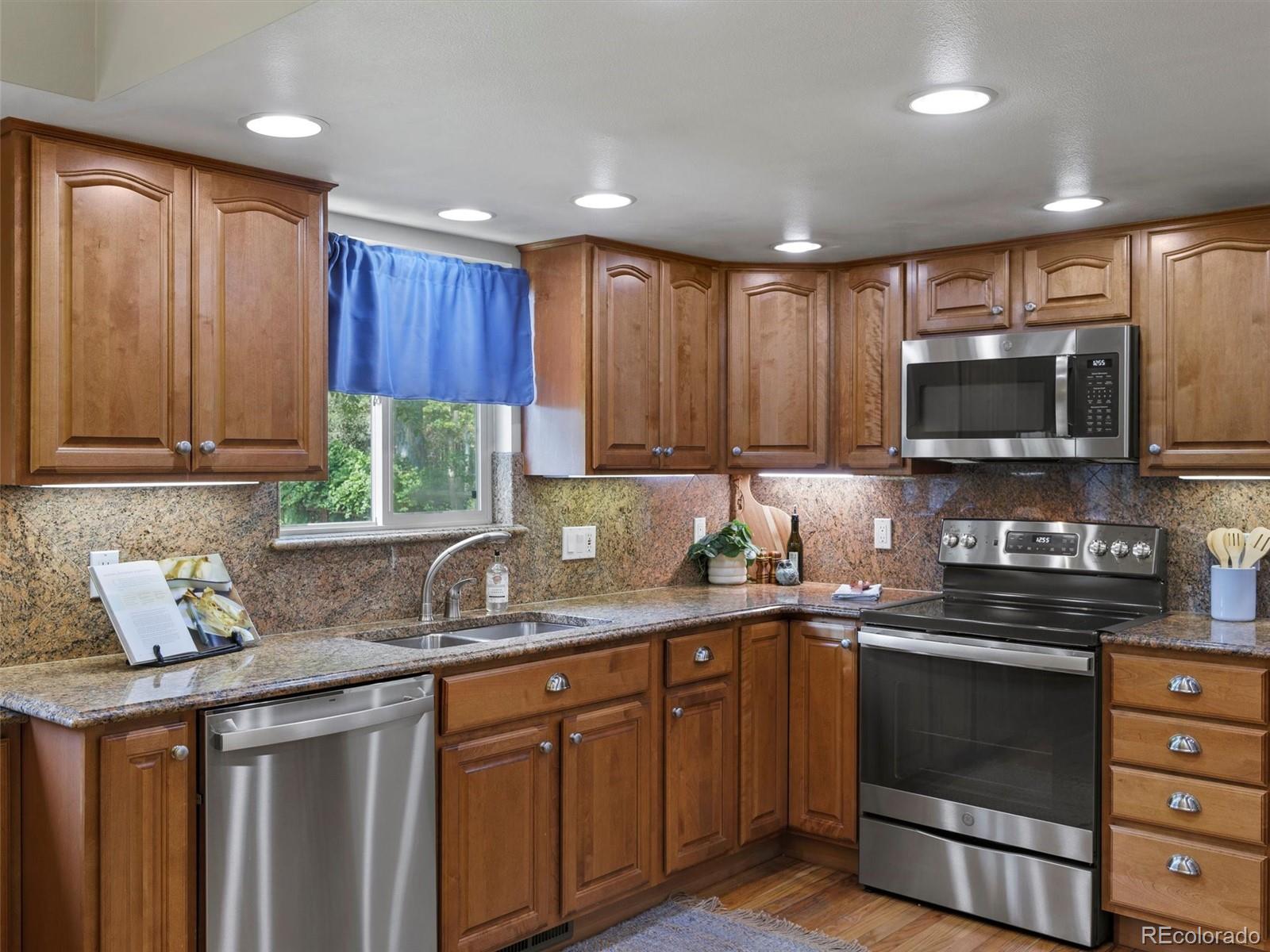 6392 S Newland Court