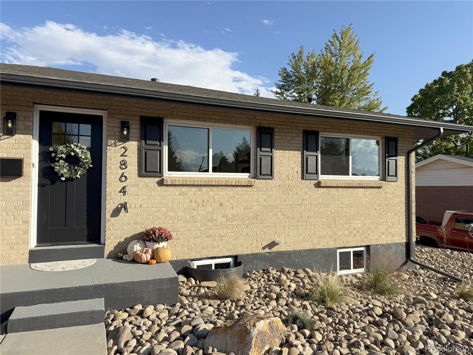 2864 S Raleigh Street