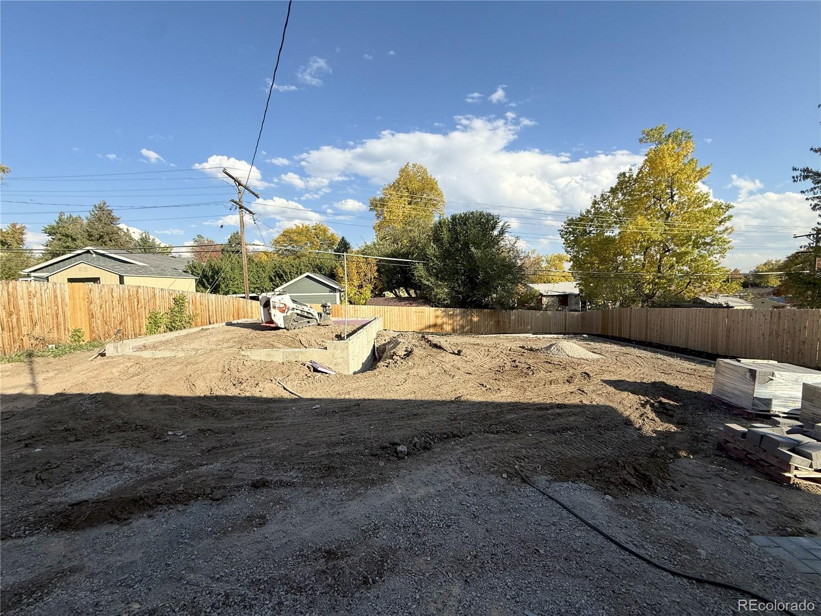 2864 S Raleigh Street