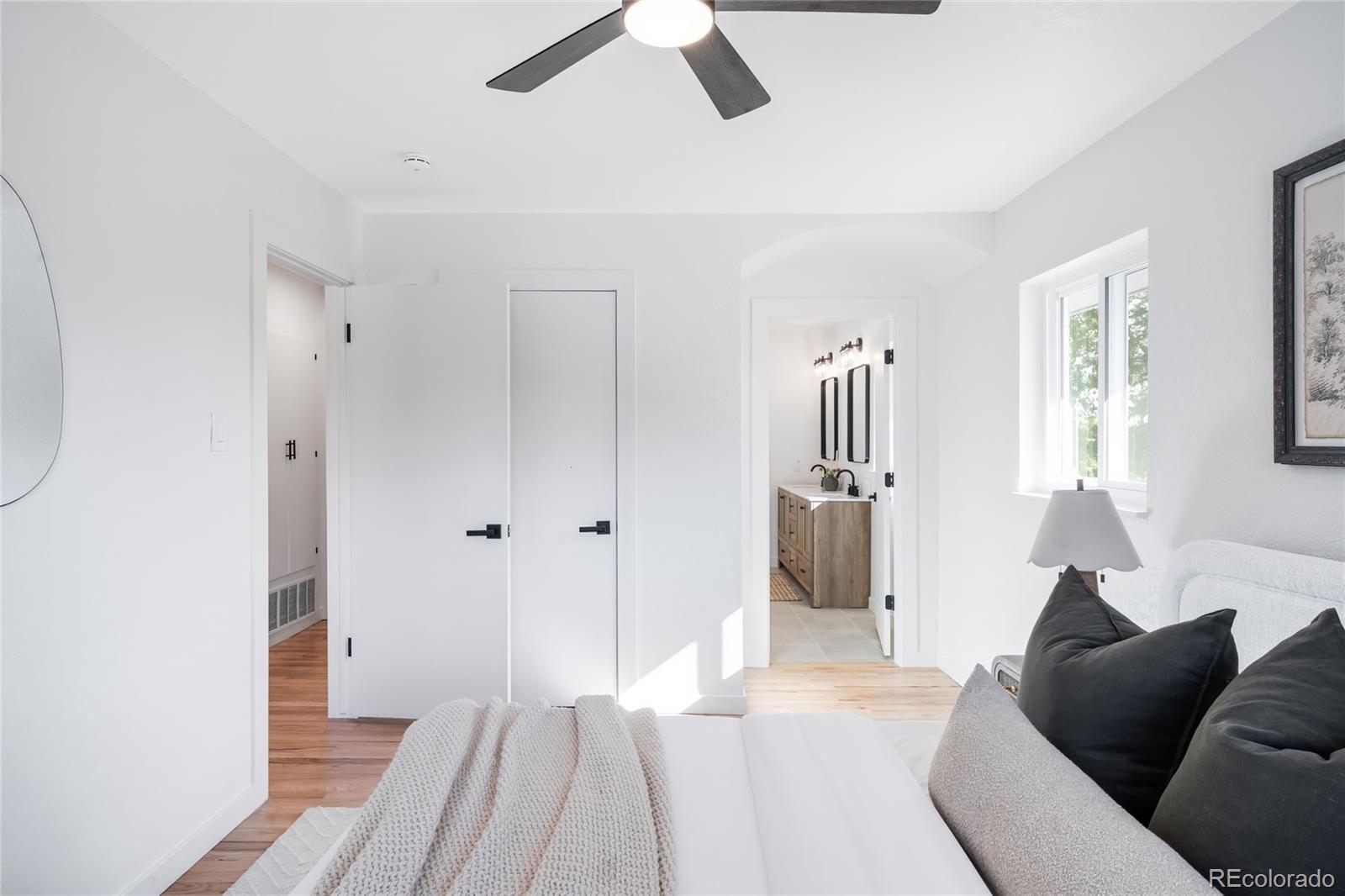 2864 S Raleigh Street