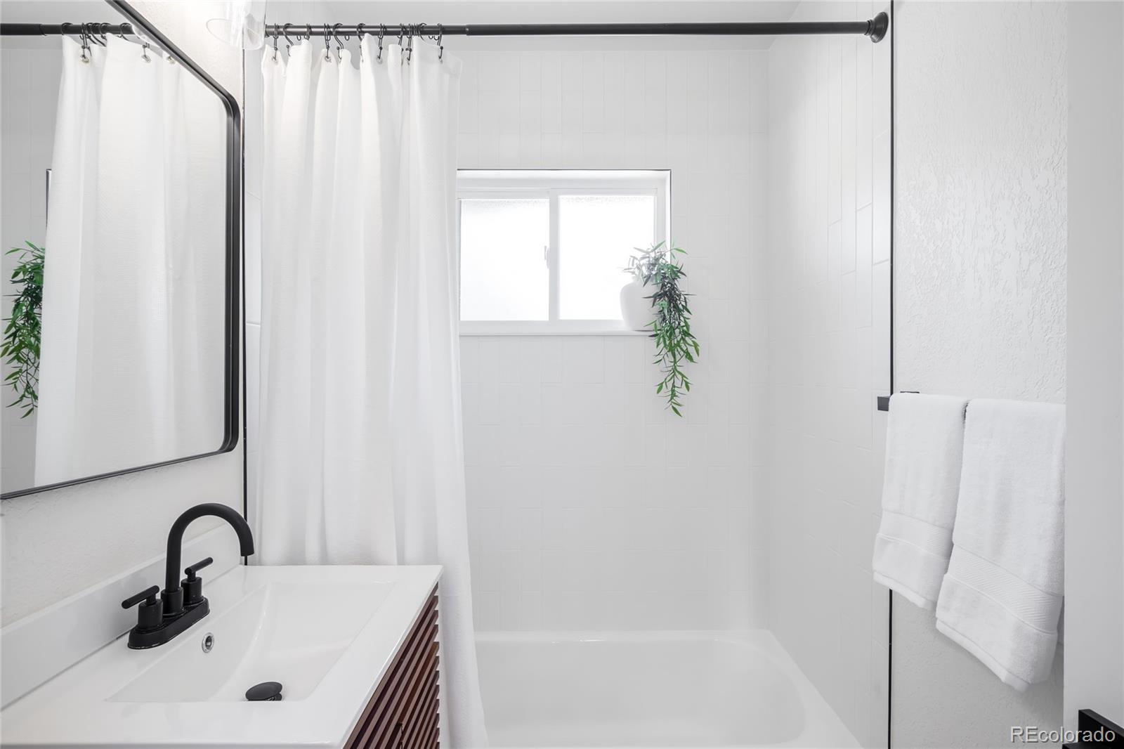 2864 S Raleigh Street