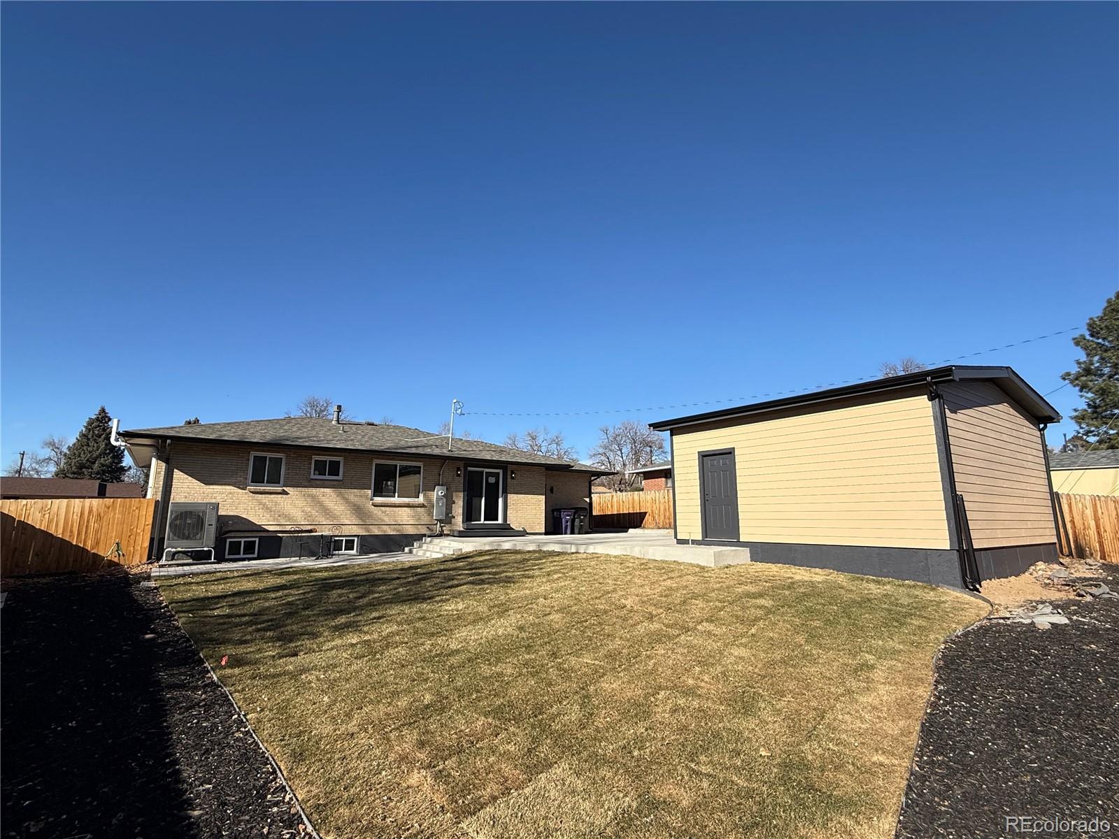 2864 S Raleigh Street