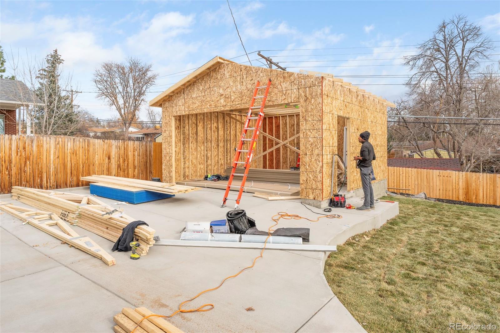 2864 S Raleigh Street