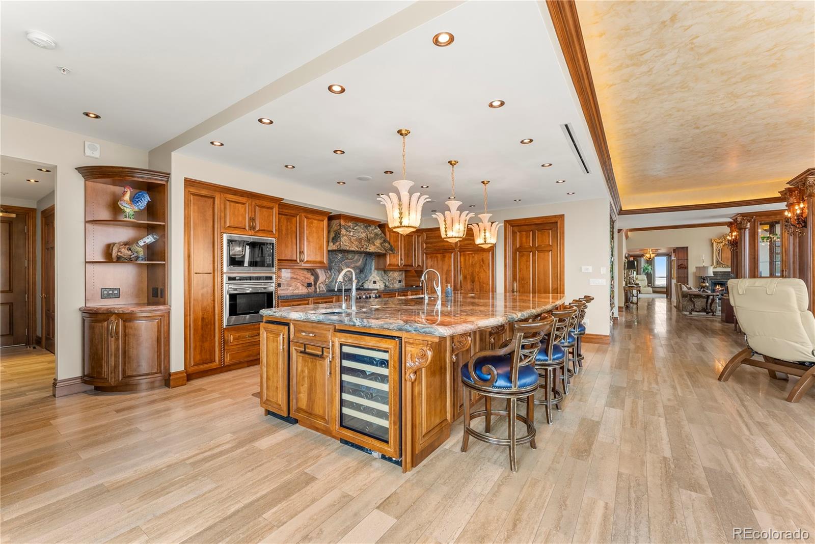 2001 Lincoln Street Unit: 3223