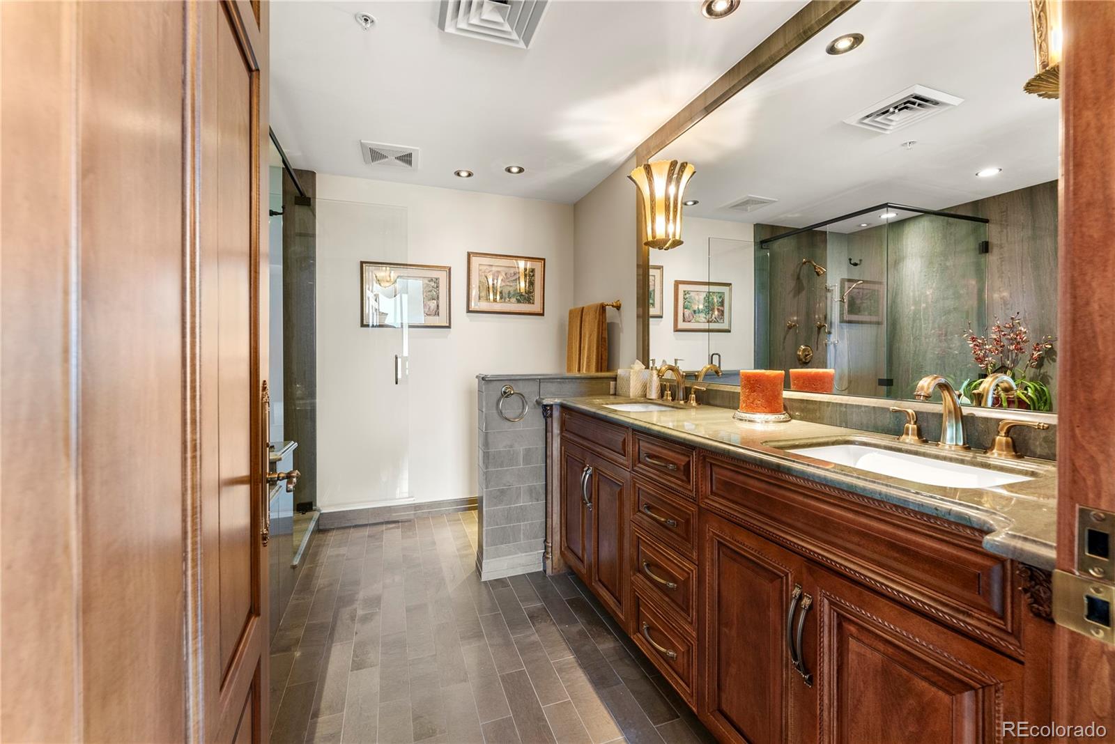 2001 Lincoln Street Unit: 3223