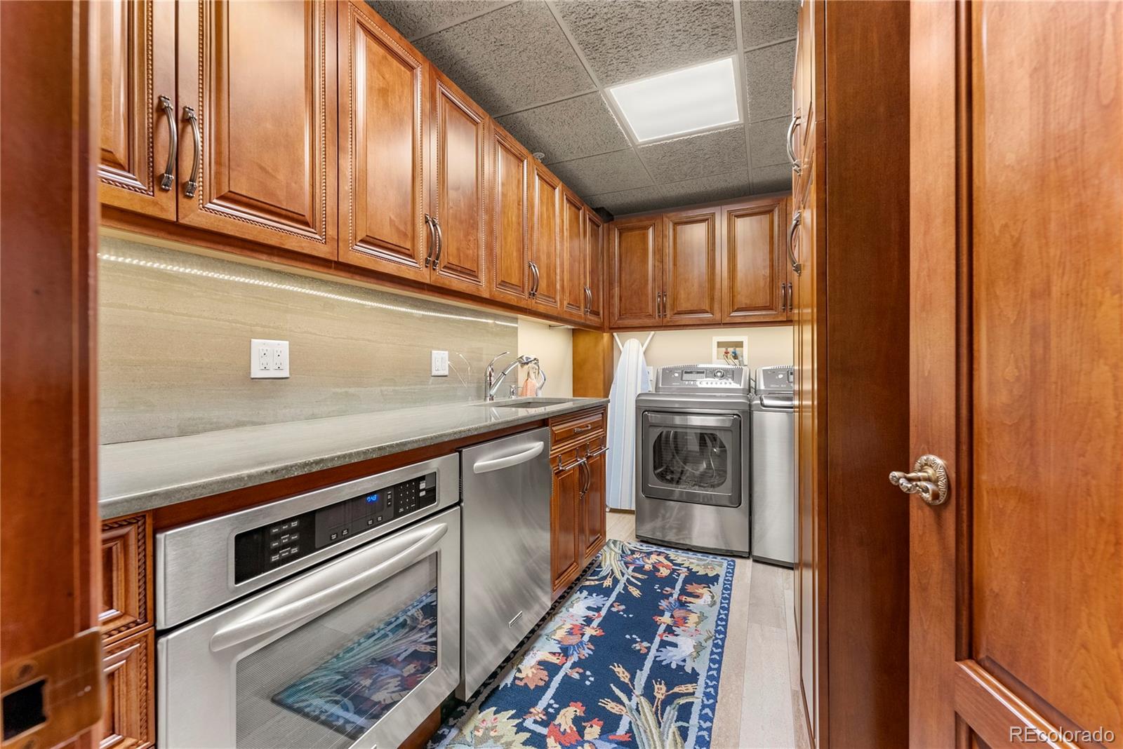 2001 Lincoln Street Unit: 3223