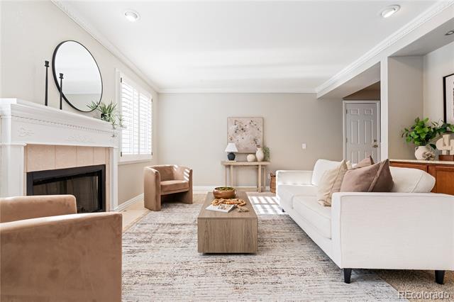 2504 S Fenton Lane