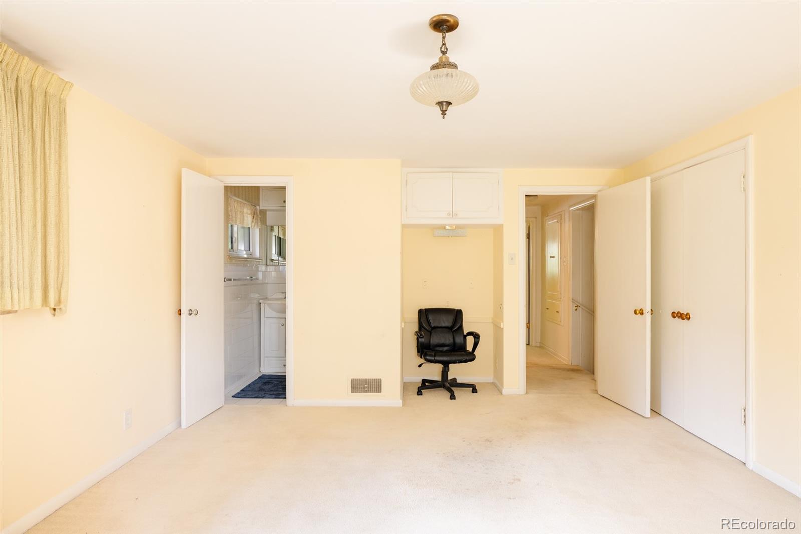290 Krameria Street