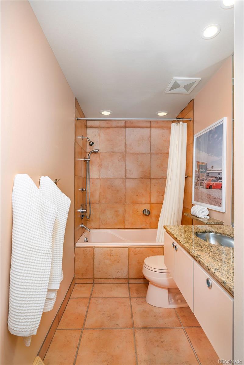 7121 E Arkansas Avenue