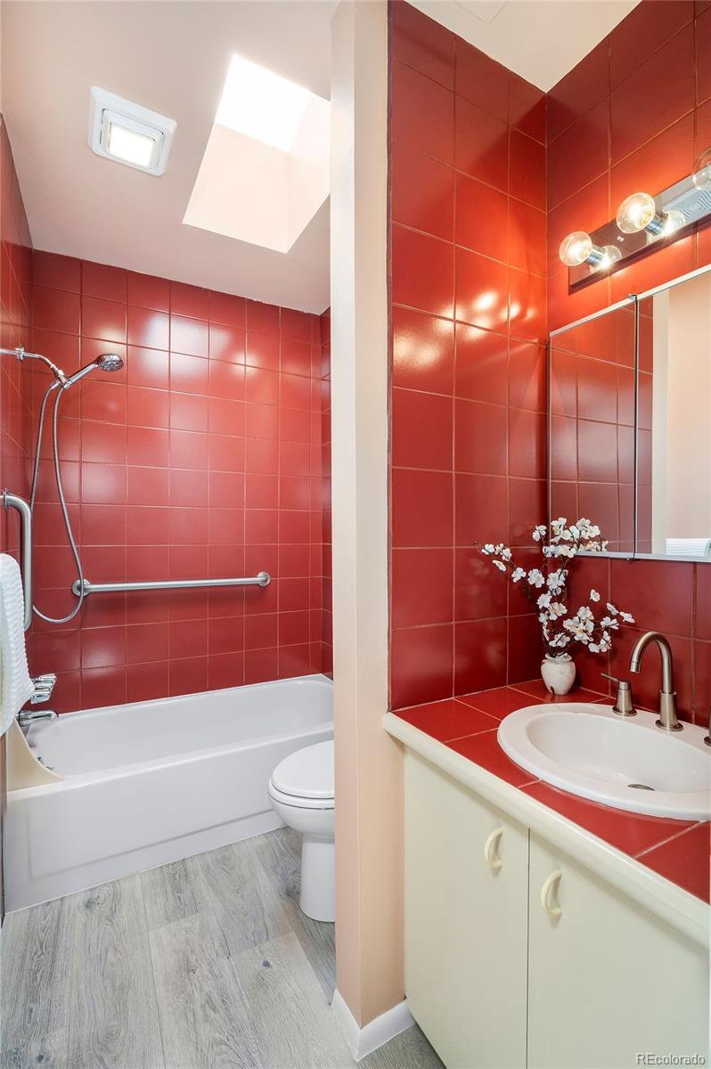 7121 E Arkansas Avenue