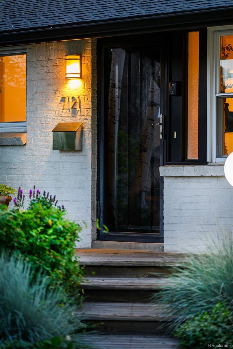 7121 E Arkansas Avenue