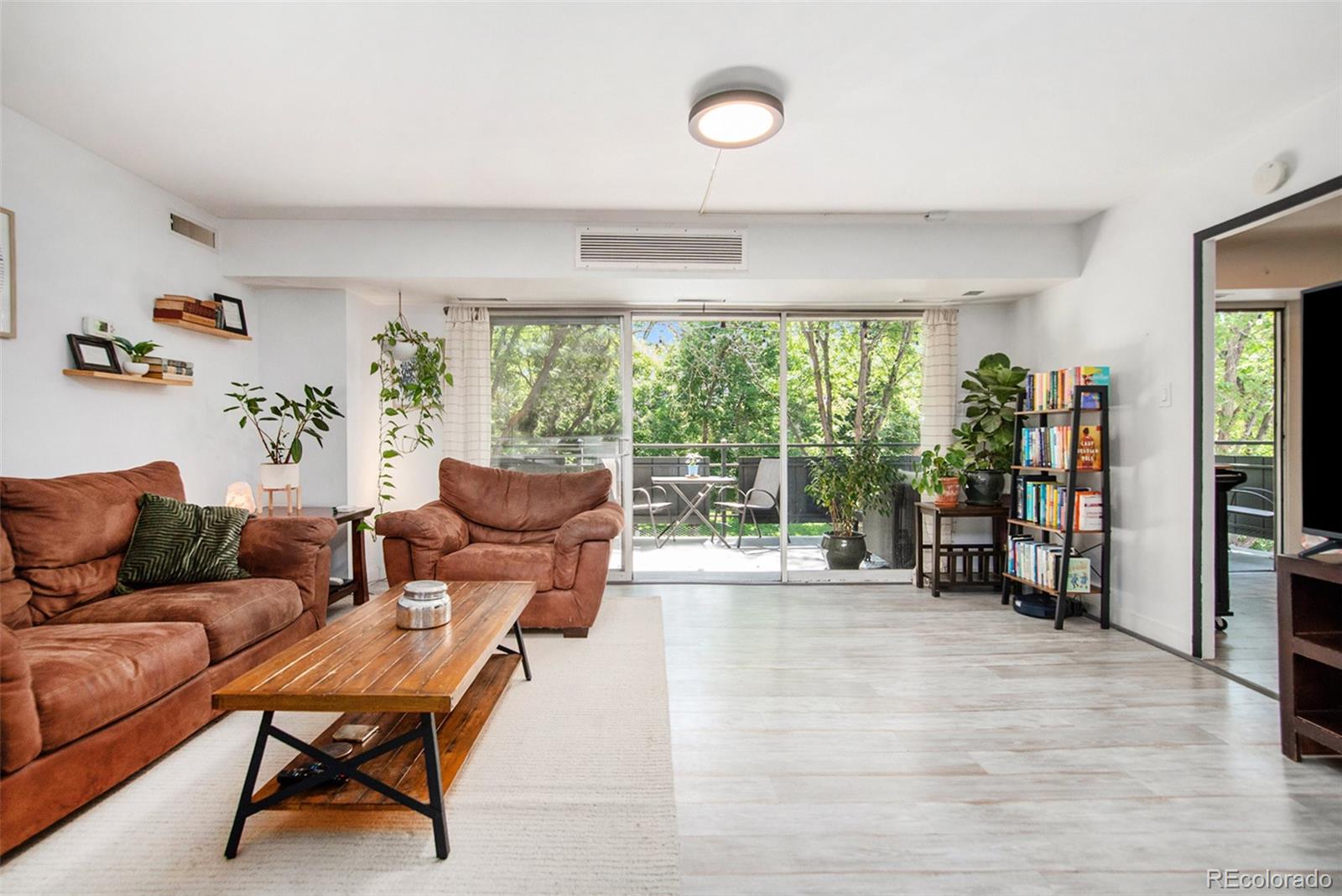 669 N Washington Street Unit: 201