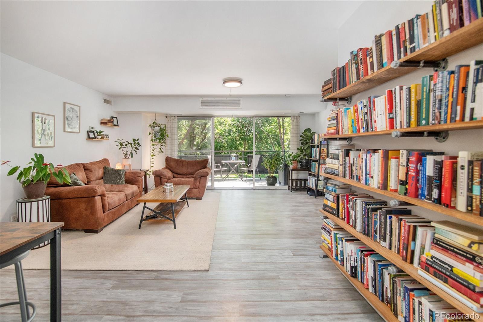669 N Washington Street Unit: 201