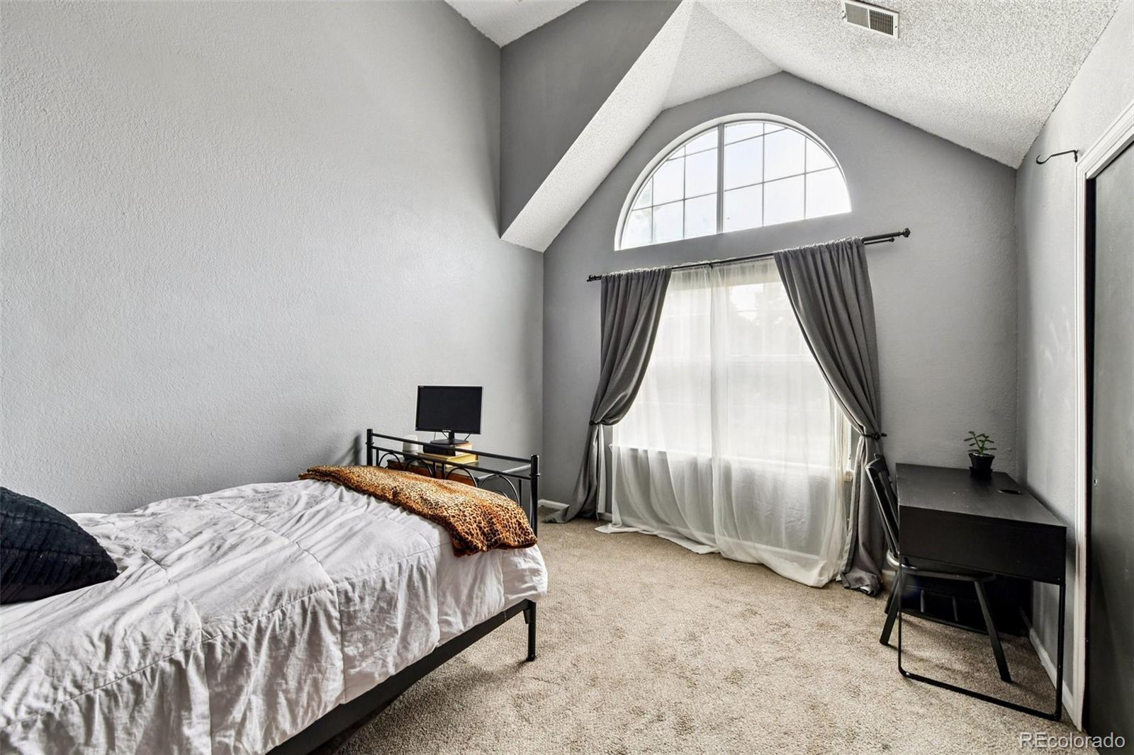 5732 W Atlantic Place