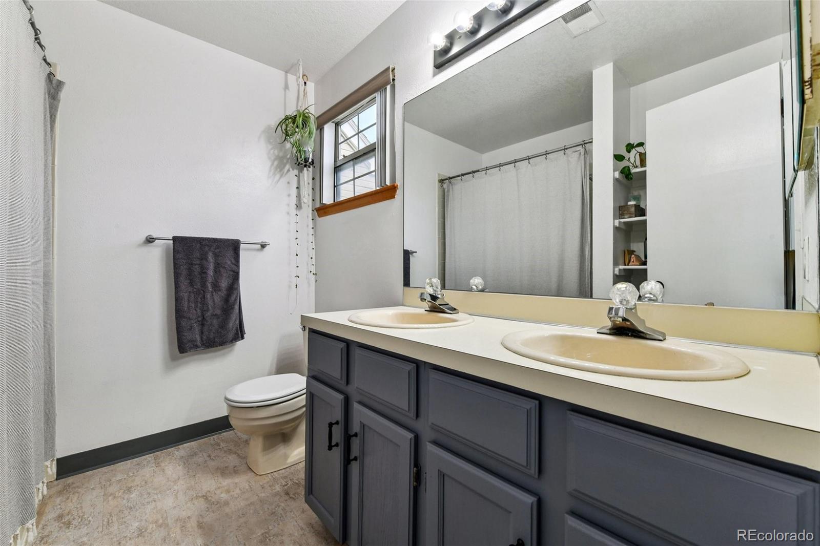 5732 W Atlantic Place