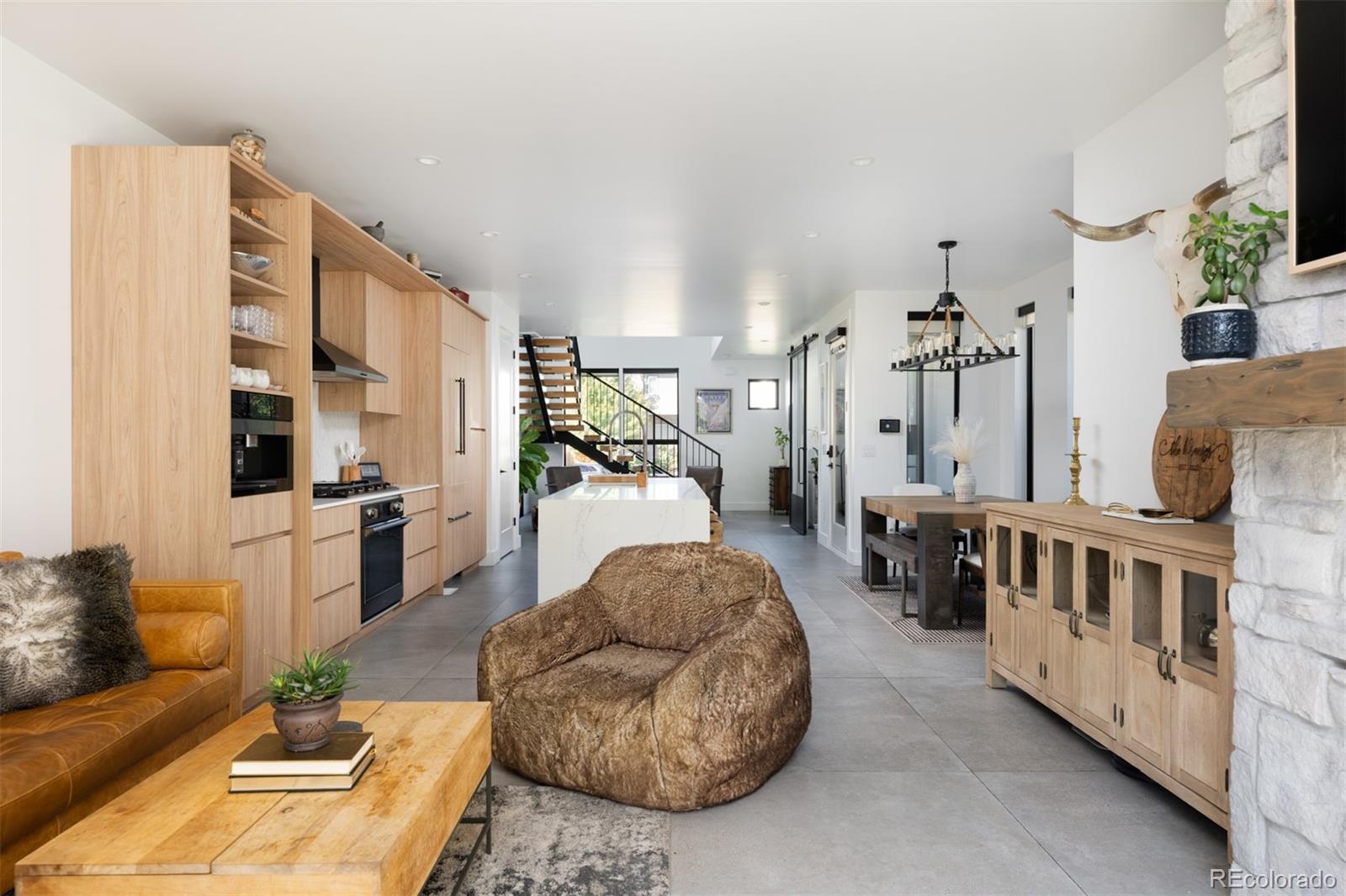 3948 N Navajo Street