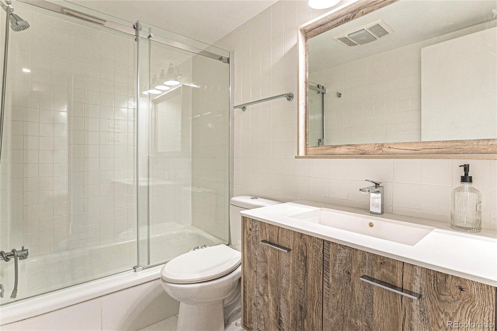 1050 N Corona Street Unit: 206