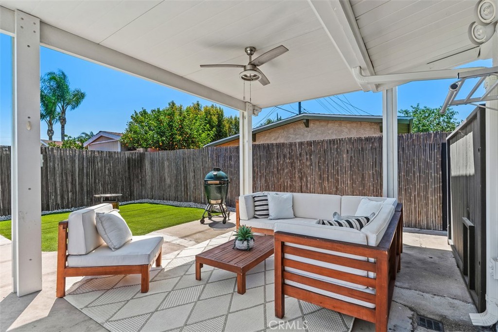 724 N Vine
