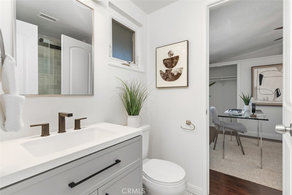 724 N Vine