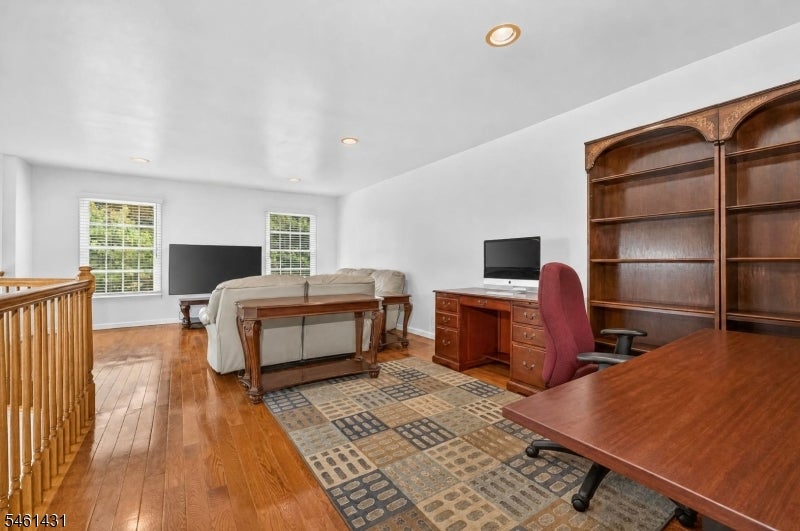 27 La Costa Dr