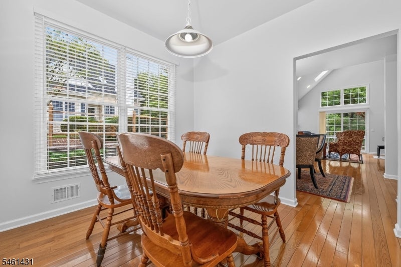 27 La Costa Dr